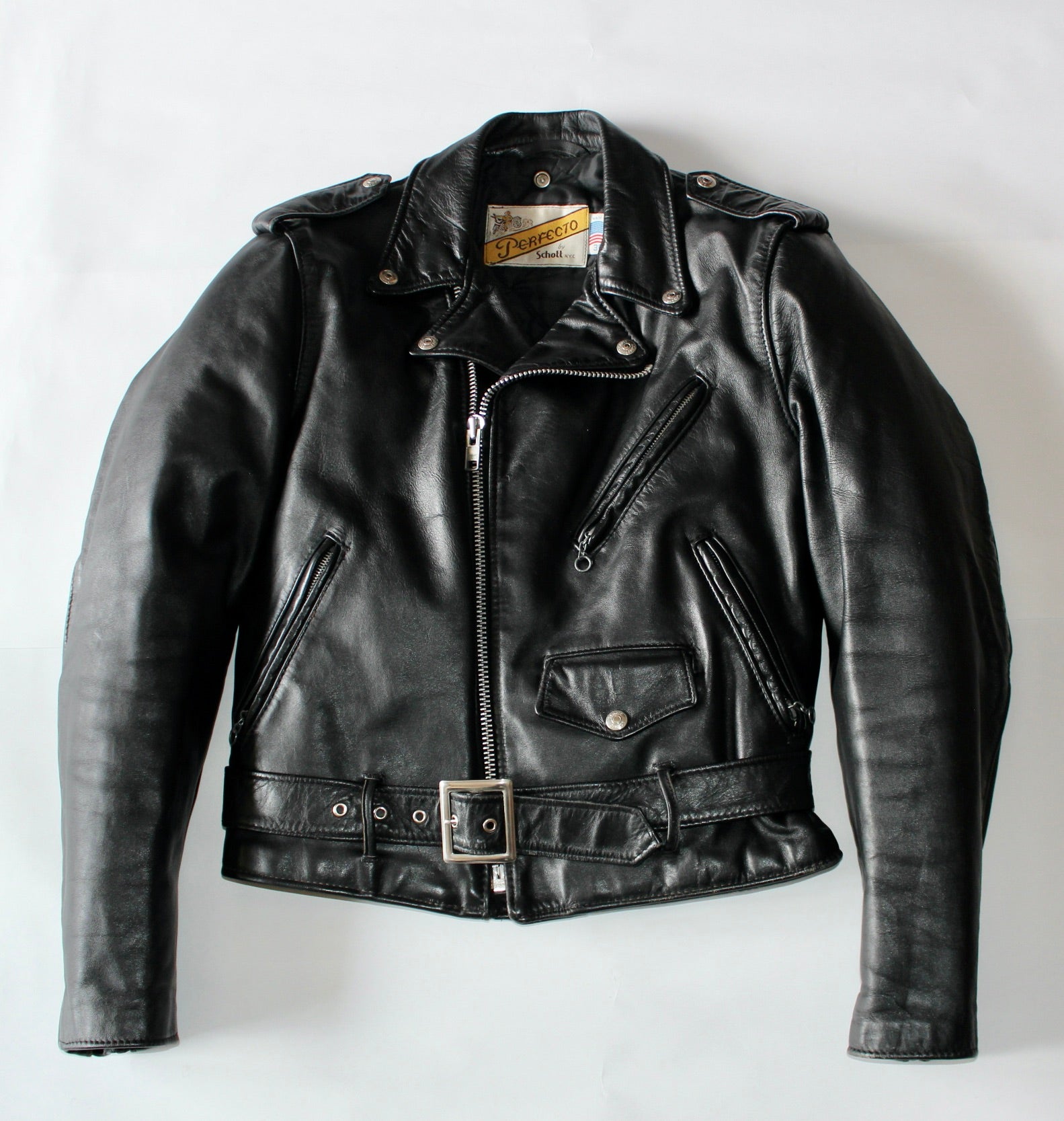 時間的な短縮と自然な革の表情にSchott   ショット　Leather Jacket 36 Black